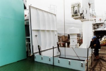 watertight-hatch-for-access